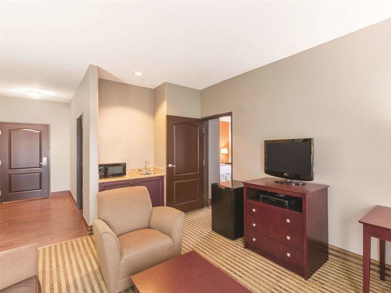 La Quinta By Wyndham Houston Iah Bush Intl Airport E Humble Exterior foto