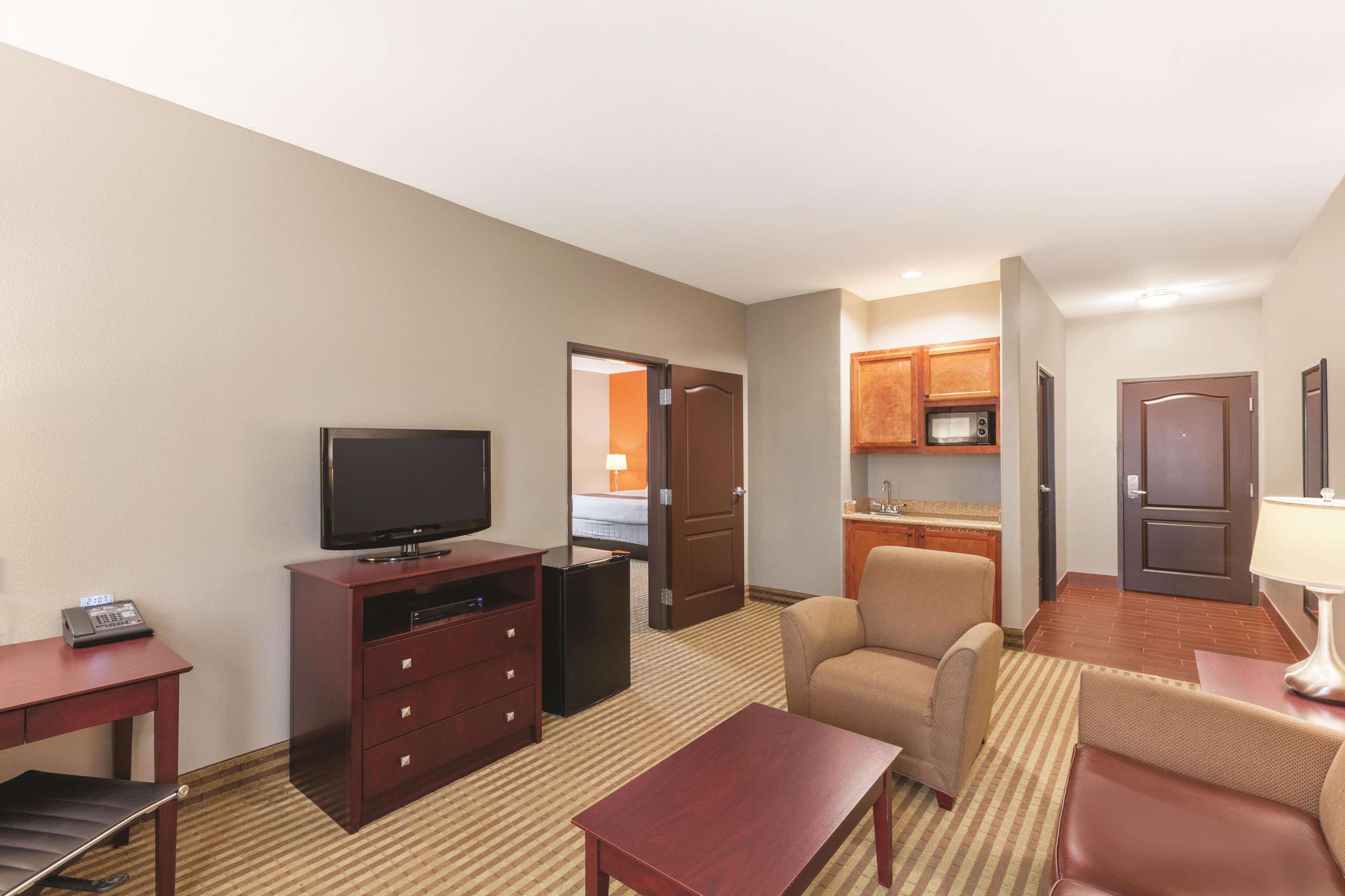 La Quinta By Wyndham Houston Iah Bush Intl Airport E Humble Exterior foto