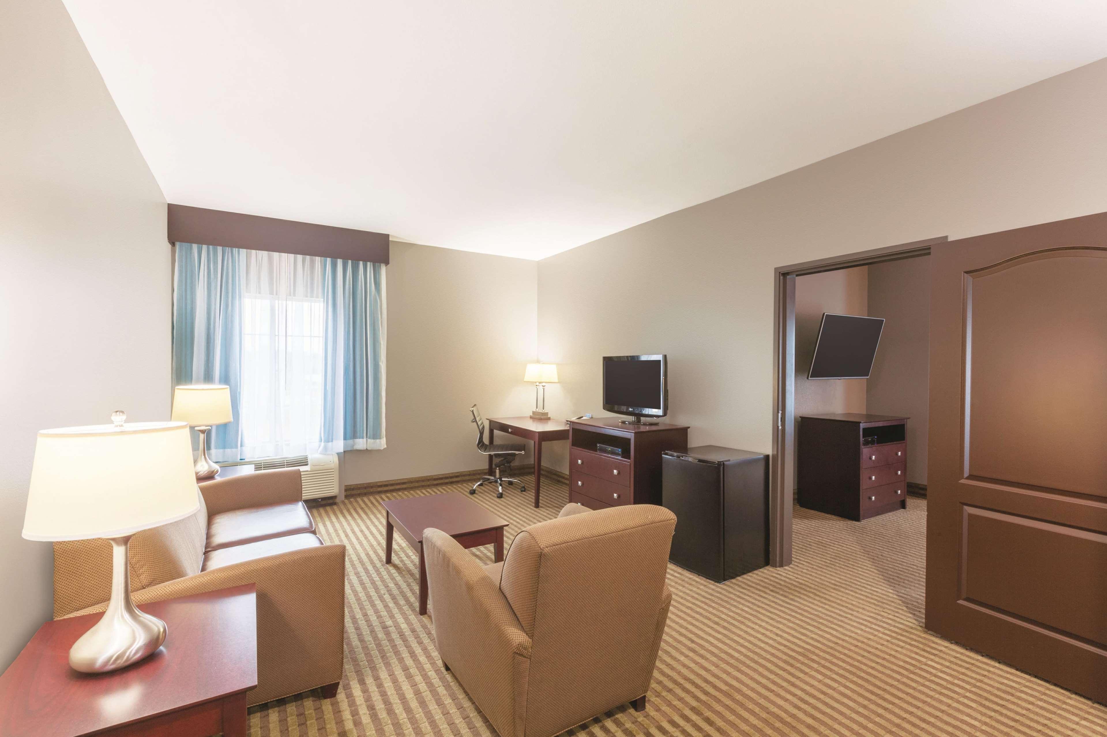 La Quinta By Wyndham Houston Iah Bush Intl Airport E Humble Exterior foto