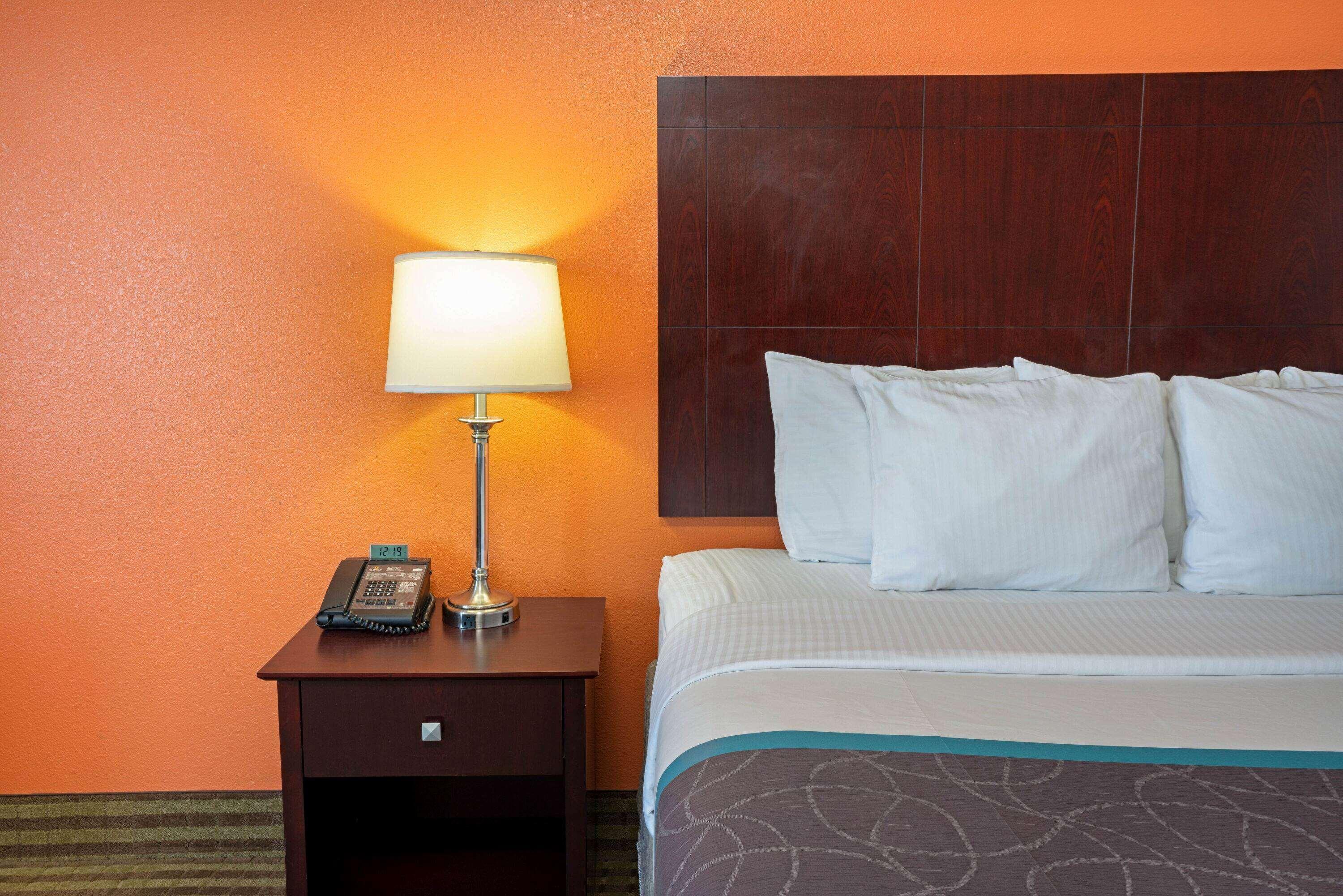 La Quinta By Wyndham Houston Iah Bush Intl Airport E Humble Exterior foto