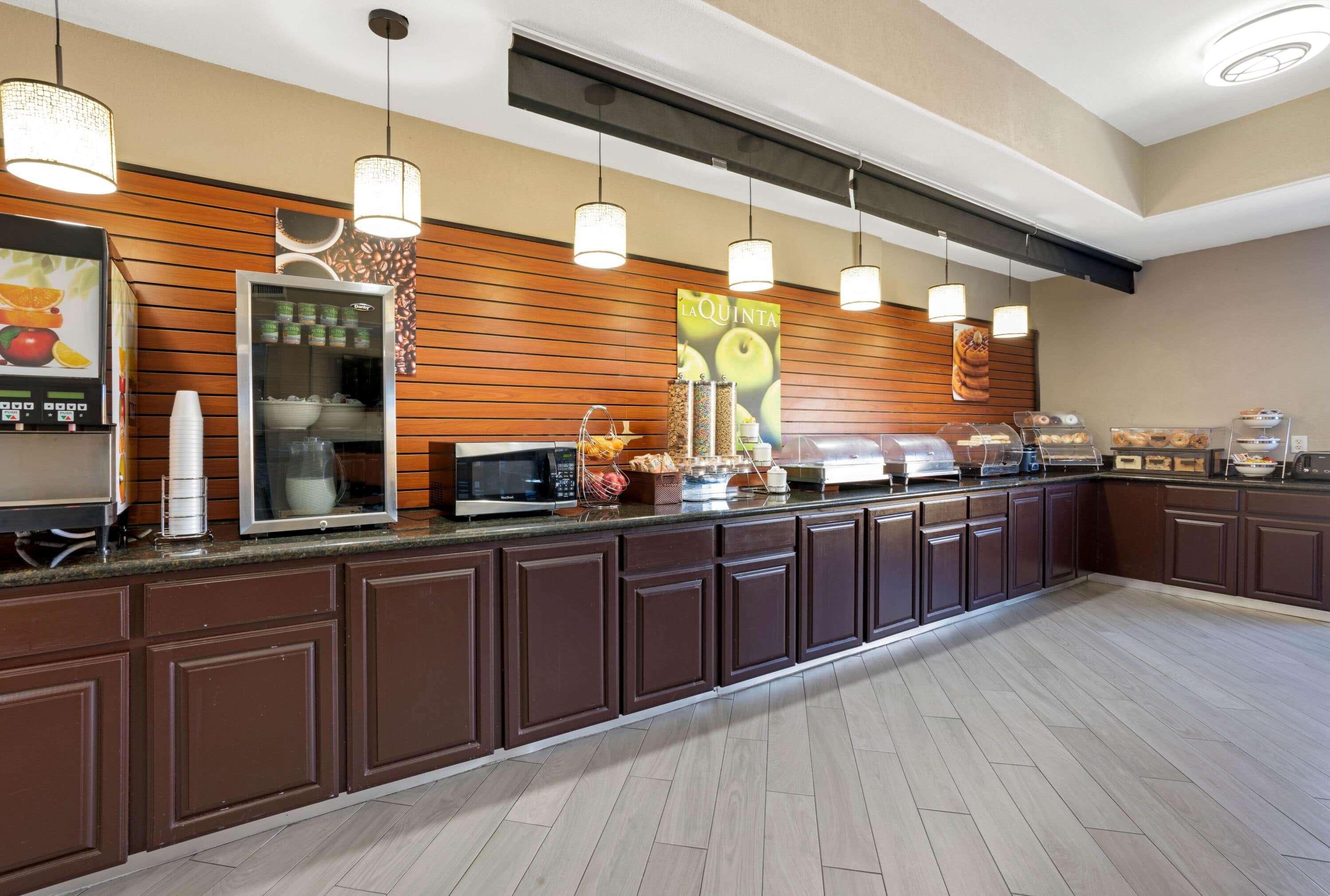 La Quinta By Wyndham Houston Iah Bush Intl Airport E Humble Exterior foto