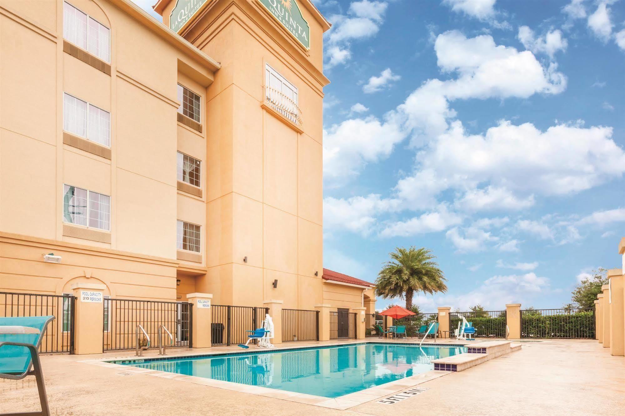 La Quinta By Wyndham Houston Iah Bush Intl Airport E Humble Exterior foto