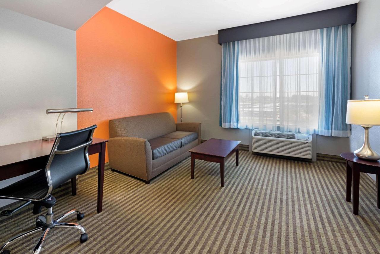 La Quinta By Wyndham Houston Iah Bush Intl Airport E Humble Exterior foto